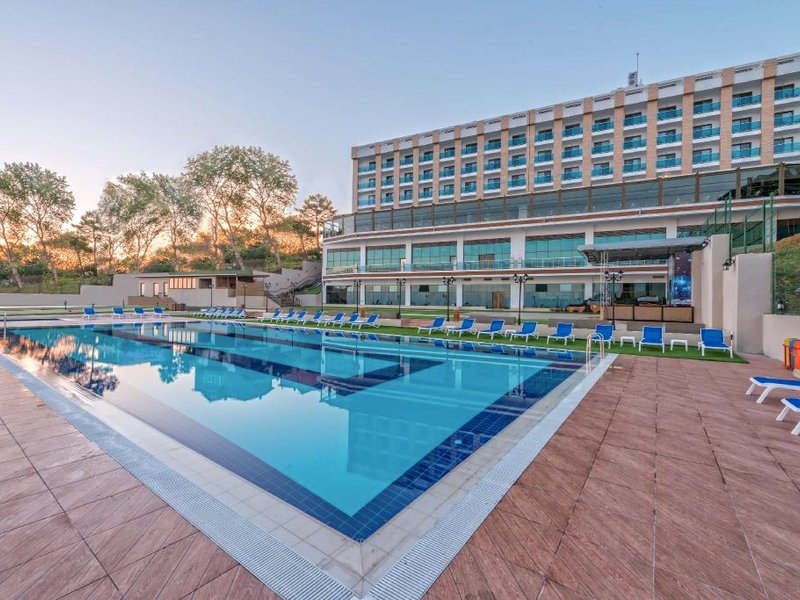 ラマダ リゾート バイ ウインダム ユンエ (Ramada Resort by Wyndham Unye)の写真