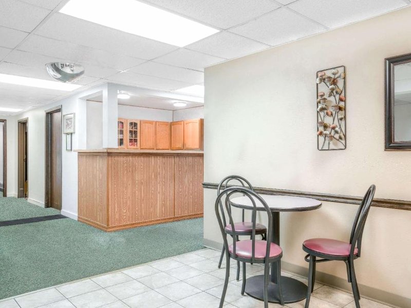 スーパー 8 バイ ウインダム トーマ ウイスコンシン (Super 8 By Wyndham Tomah Wisconsin)の写真