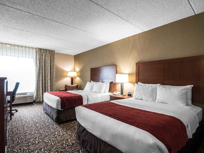 Clarion Inn & Suites - University Areaの写真