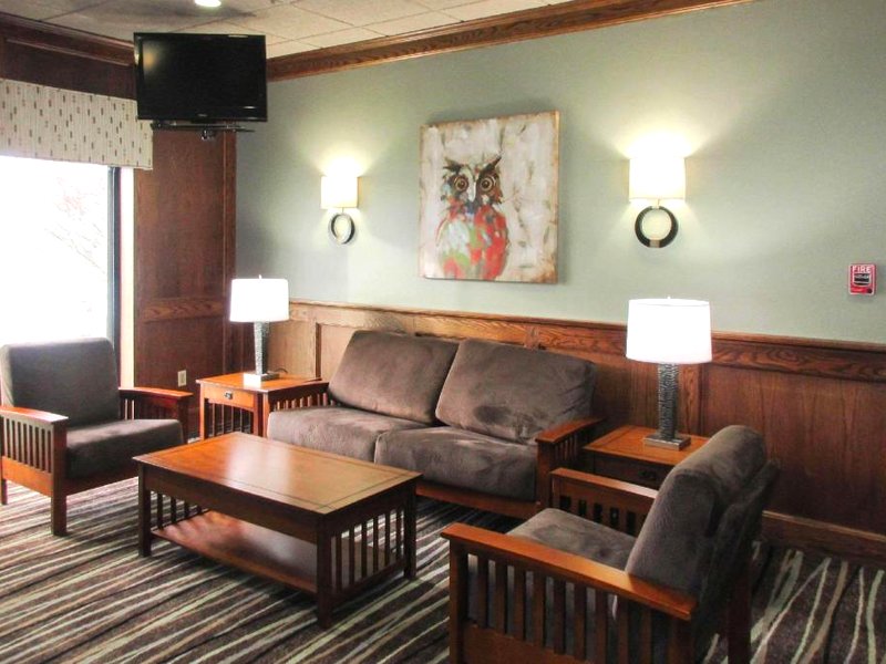 Clarion Inn & Suites - University Areaの写真