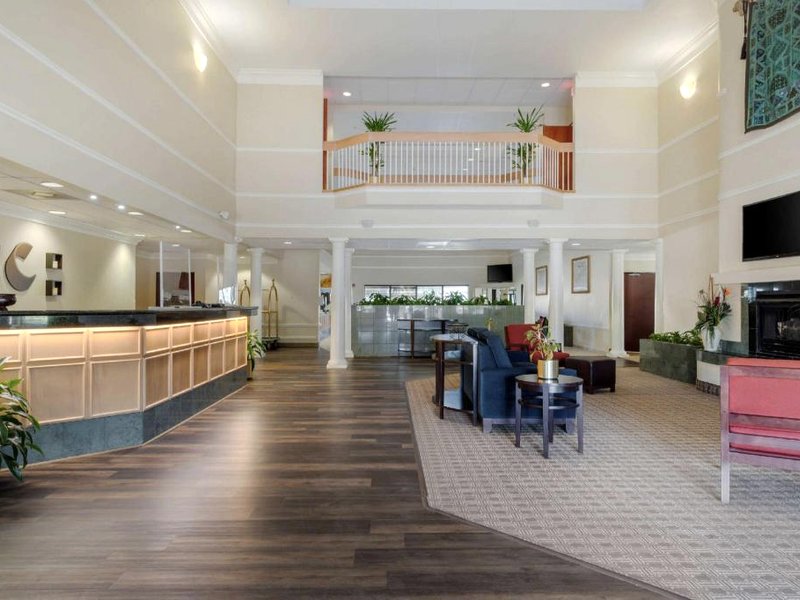Comfort Suites La Porte - Baytownの写真