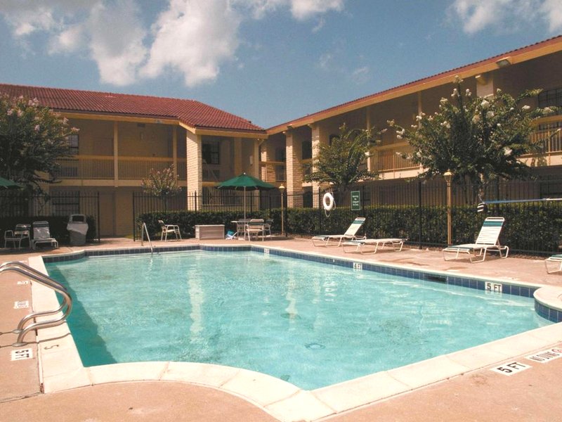 Baymont by Wyndham Houston La Porteの写真