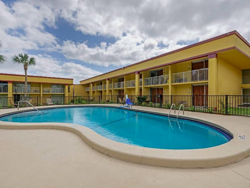 ロードウェイ イン (Rodeway Inn)の写真