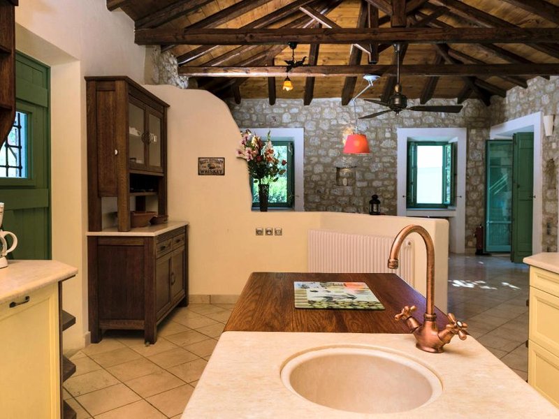 ［カリヴィア］ヴィラ（275m²）｜ 4ベッドルーム／4バスルーム (Mani house-Ktima Kriviana)の写真