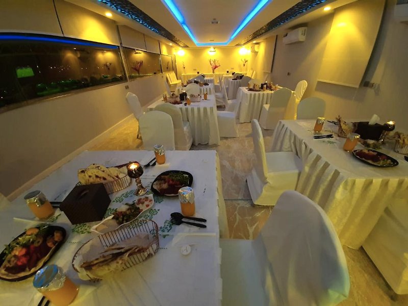 Qasr Alshamal Hotelの写真