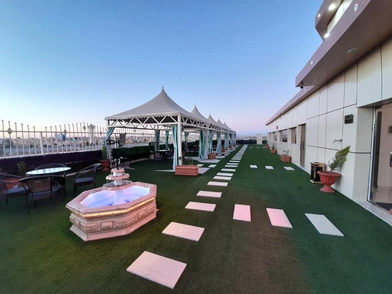 Qasr Alshamal Hotelの写真
