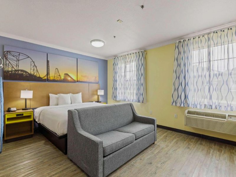 デイズ イン&スイーツ バイ ウィンダム フォートワース DFW エアポート サウス (Days Inn & Suites by Wyndham Ft. Worth DFW Airport South)の写真