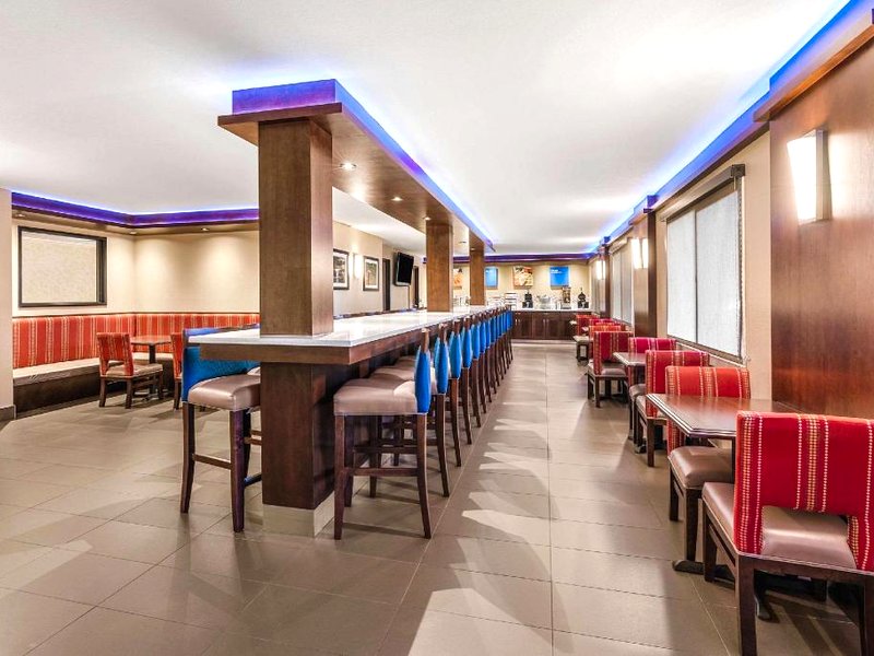 コンフォート イン & スイーツ バンクーバー ダウンタウン シティ センター (Comfort Inn & Suites Vancouver Downtown City Center)の写真