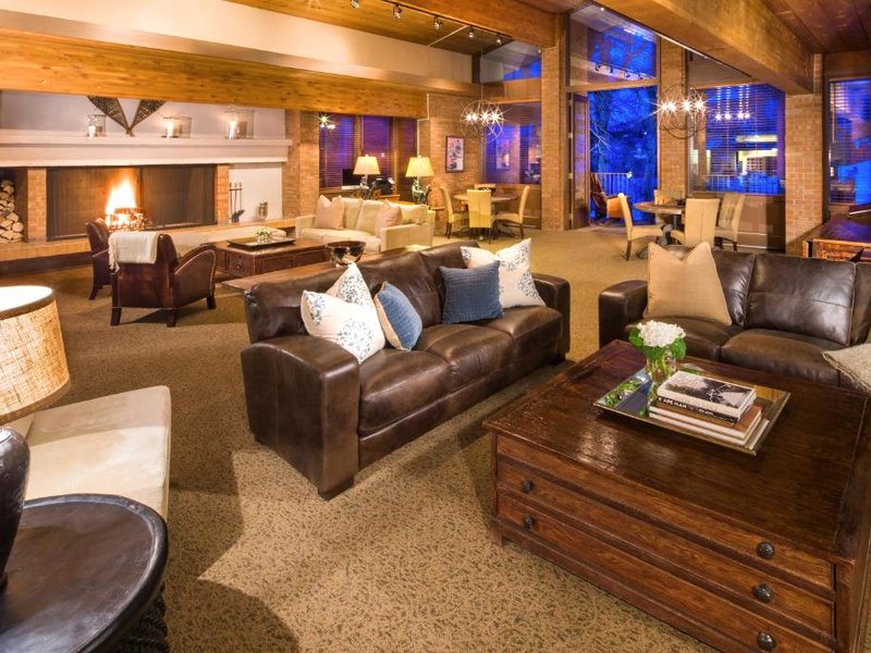 Mountain Chalet Snowmassの写真