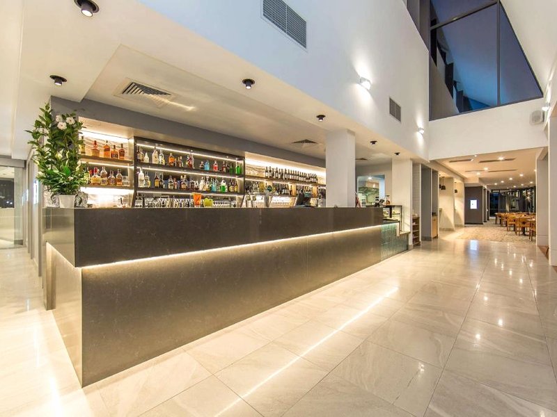 ベスト ウェスタン プラス ノース レイクス ホテル (Best Western Plus North Lakes Hotel)の写真