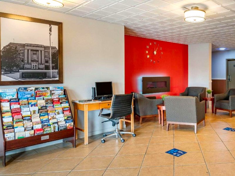 エコノ ロッジ イン & スイーツ  (Econo Lodge  Inn & Suites)の写真