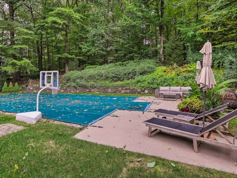 Bernardsville Abode with Private Pool and Patio!の写真