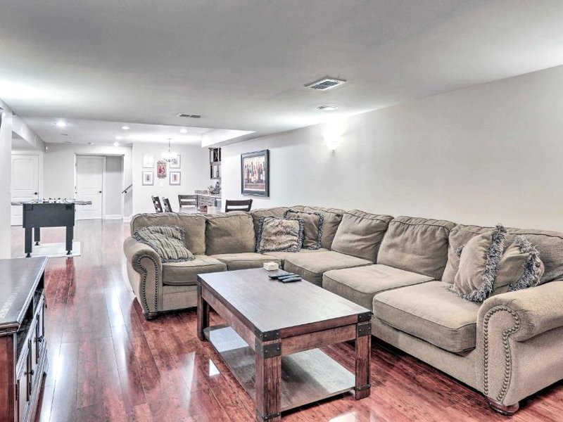 Bernardsville Abode with Private Pool and Patio!の写真