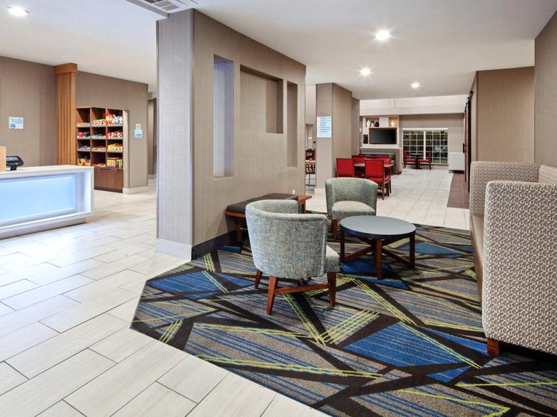 Holiday Inn Express and Suites Tulare By IHGの写真