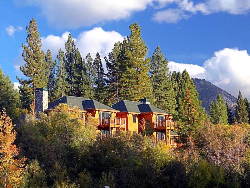 HYATT HIGH SIERRA LODGEの写真