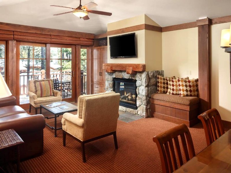 HYATT HIGH SIERRA LODGEの写真