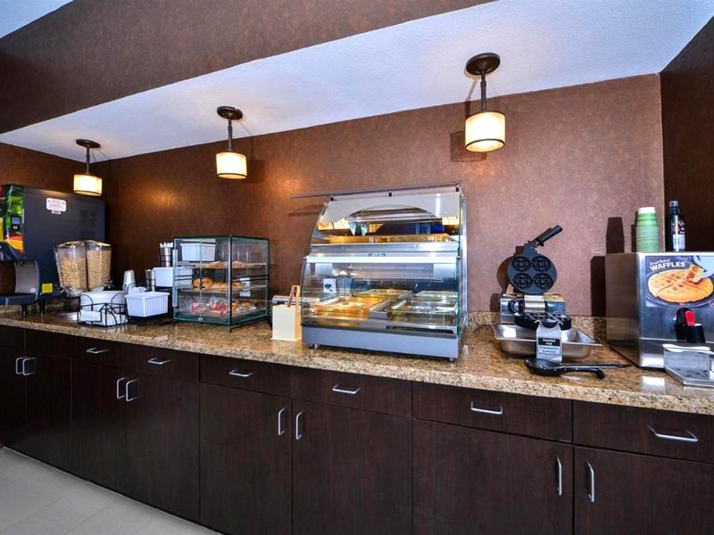アメリカズ ベスト バリュー イン&スイーツ クエロ (Americas Best Value Inn & Suites Cuero)の写真