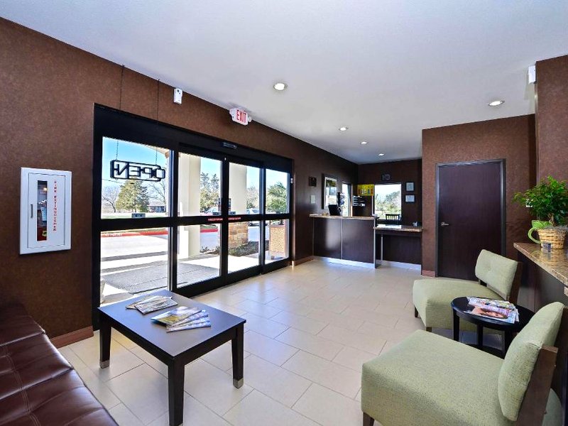 アメリカズ ベスト バリュー イン&スイーツ クエロ (Americas Best Value Inn & Suites Cuero)の写真
