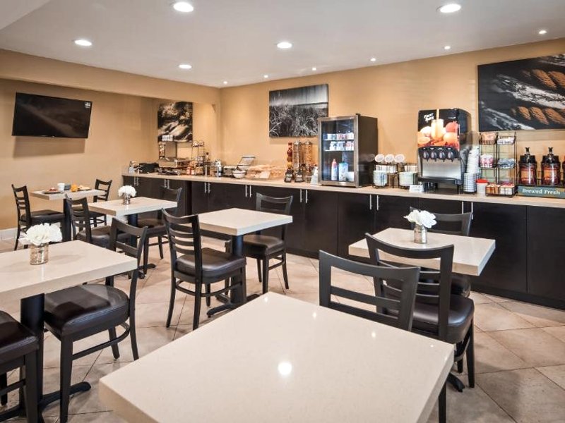 ベスト ウェスタン ポウェイ サンディエゴ ホテル (Best Western Poway San Diego Hotel)の写真