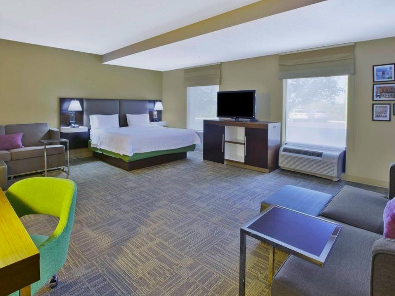 ハンプトン イン バイ ヒルトン コマース ノバイ (Hampton Inn by Hilton Commerce Novi)の写真