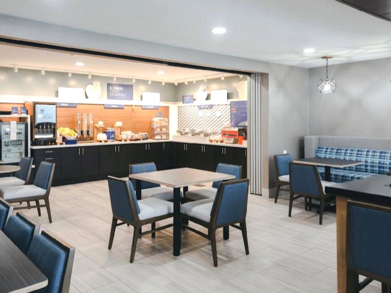 ホリデイ イン エクスプレス ロンポック バイ IHG (Holiday Inn Express Lompoc By IHG)の写真