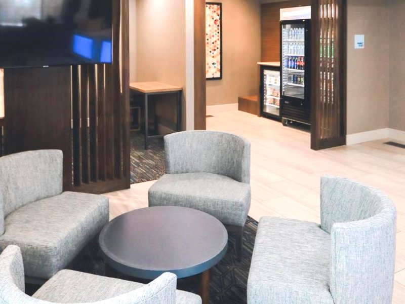 ホリデイ イン エクスプレス ロンポック バイ IHG (Holiday Inn Express Lompoc By IHG)の写真