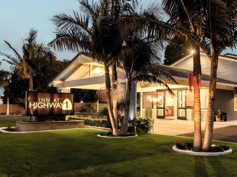 イン アット ハイウェイ 1 (Inn at Highway 1)の写真