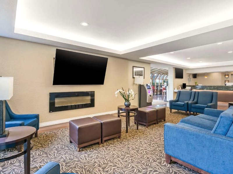 コンフォート イン & スイーツ シータック エアポート (Comfort Inn & Suites Sea-Tac Airport)の写真