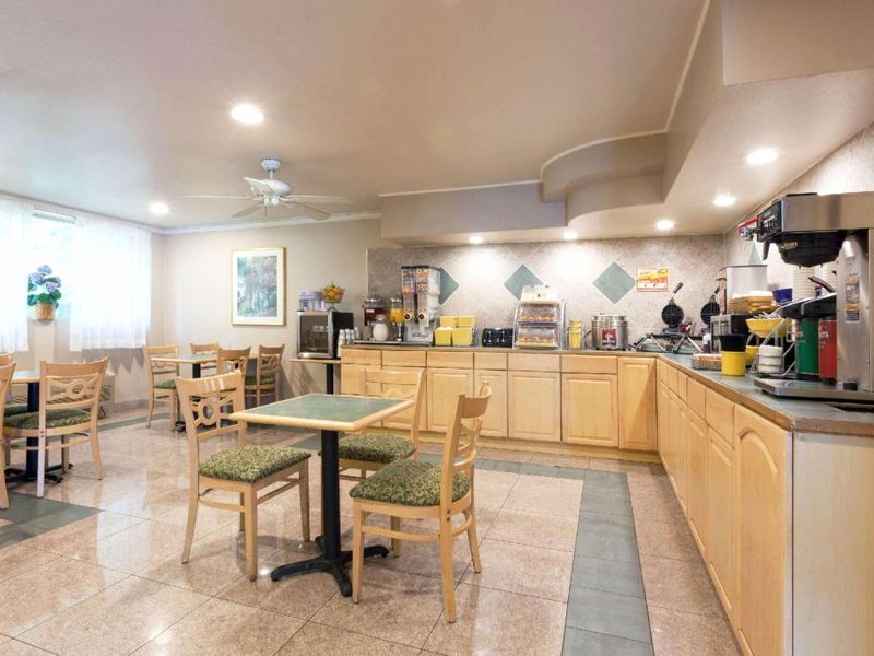 デイズ イン バイ ウィンダム シータック エアポート (Days Inn by Wyndham Seatac Airport)の写真