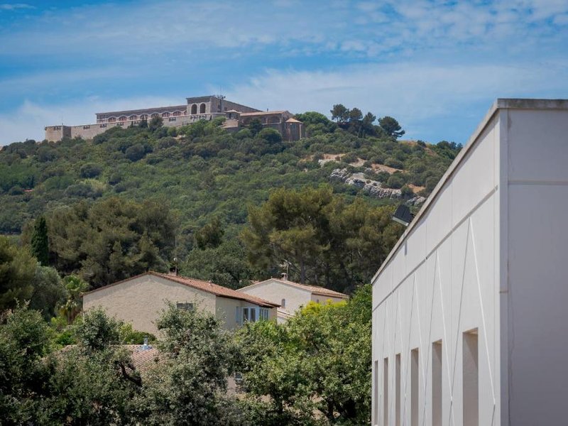 Kyriad Direct Toulon Ouest - La Seyne Sur Merの写真