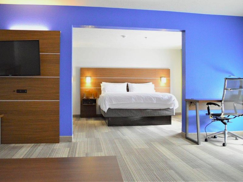 Holiday Inn Express & Suites Batesville By IHGの写真