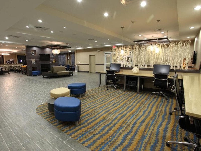 Holiday Inn Express Hotel & Suites Goldsboro - Base Area By IHGの写真
