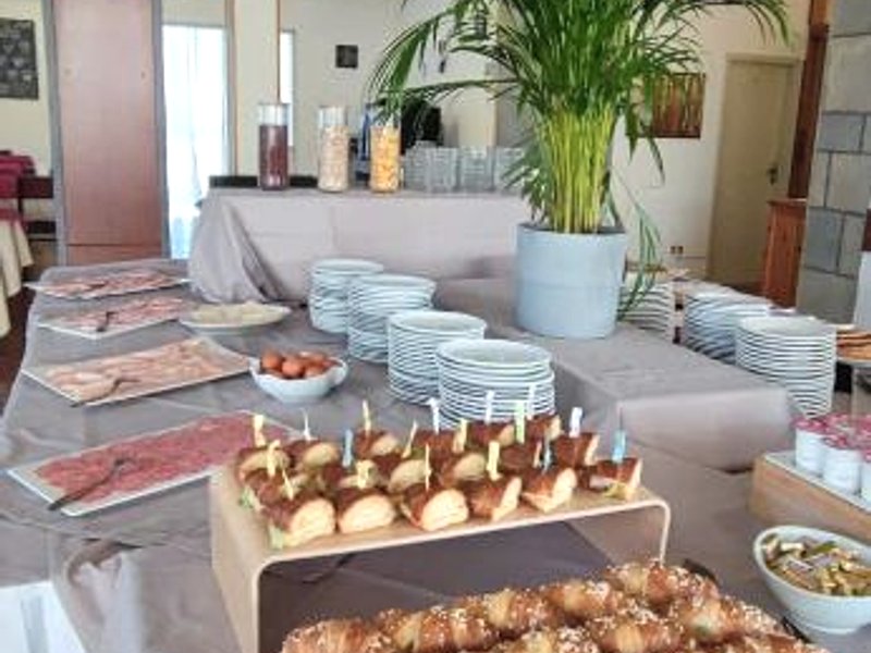B&B Promenade Hotel Simple con Piscinaの写真