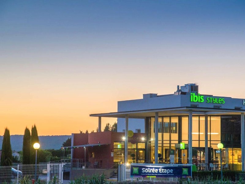 ibis Styles Pertuis Luberonの写真
