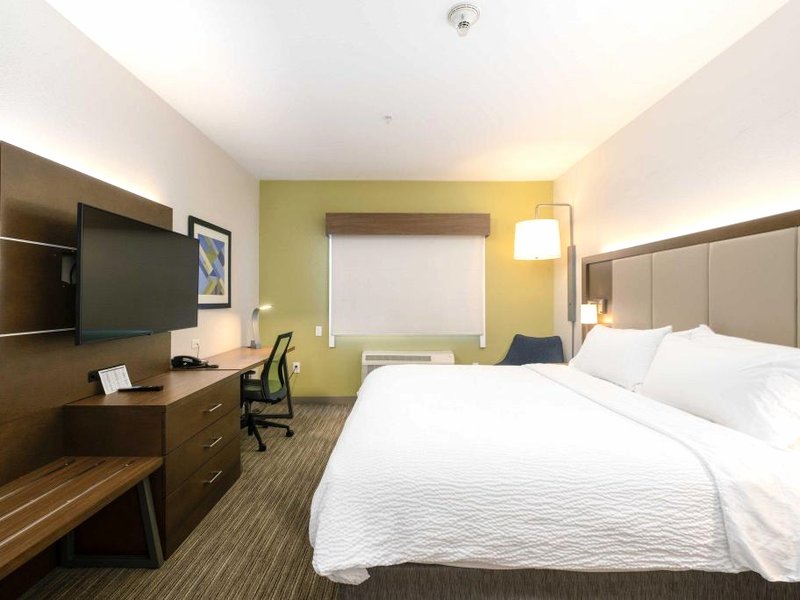 Holiday Inn Express Hotel & Suites Carlsbad By IHGの写真