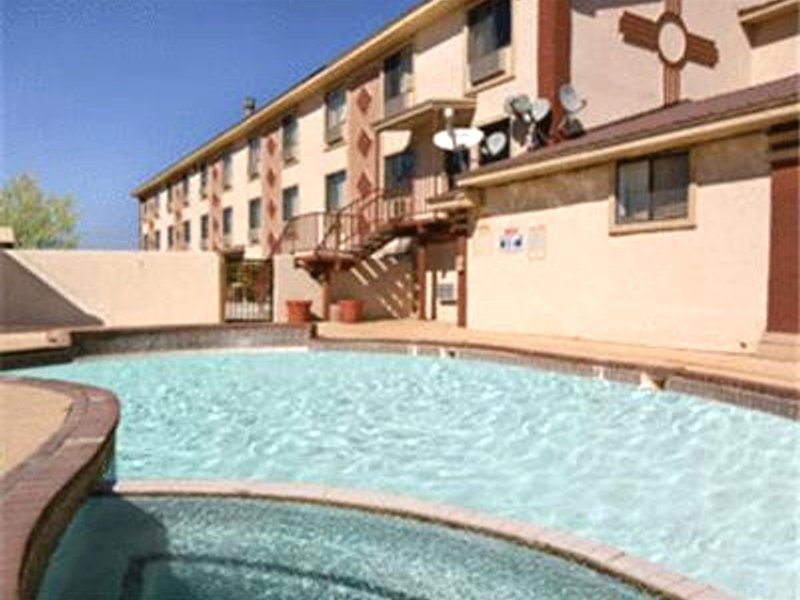 スーパー 8 バイ ウインダム カールスバッド (Super 8 By Wyndham Carlsbad)の写真