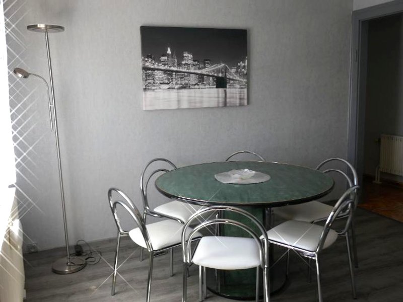 maison 1 à 6 personnes avec garage et cour (maison 1 a 6 personnes avec garage et cour)の写真