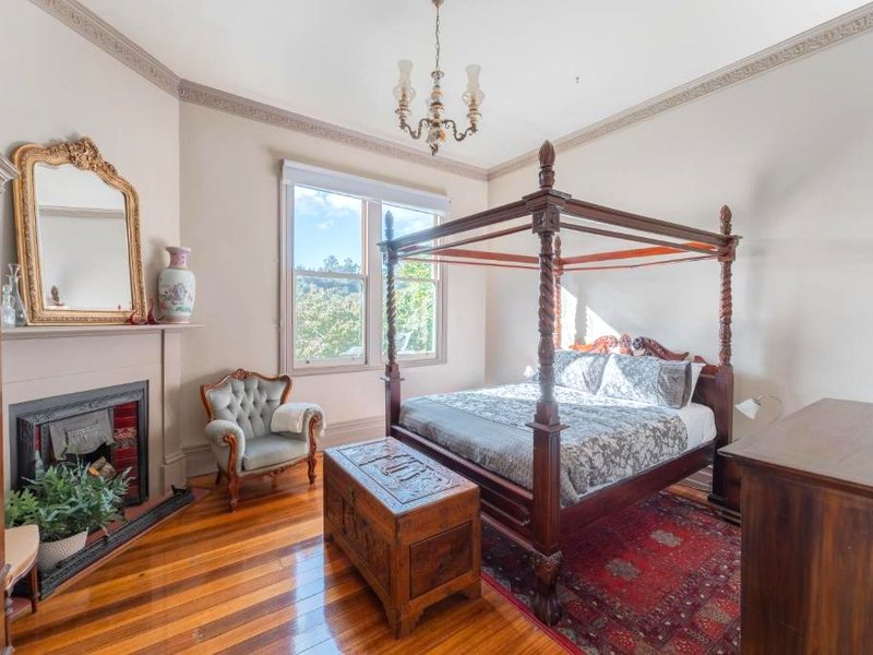 Derby Bank House- Heritage listed two bedroom old school B&B suite or a self contained cabinの写真