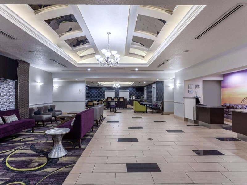 ラ キンタ イン & スイーツ バイ ウィンダム ポート オレンジ / デイトナ (La Quinta Inn & Suites by Wyndham Port Orange / Daytona)の写真