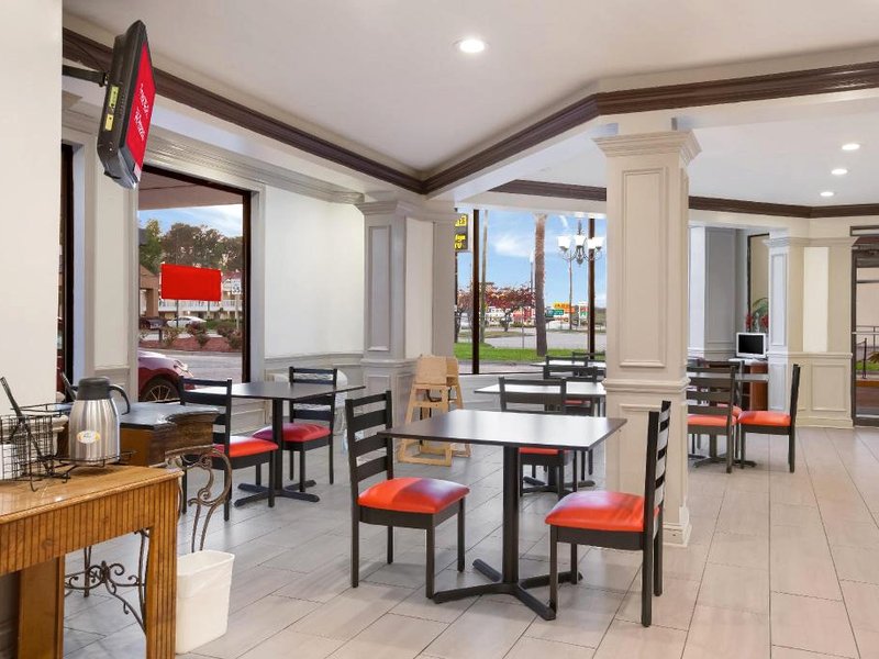 レッド ルーフ イン ディロン (Red Roof Inn Dillon, SC)の写真