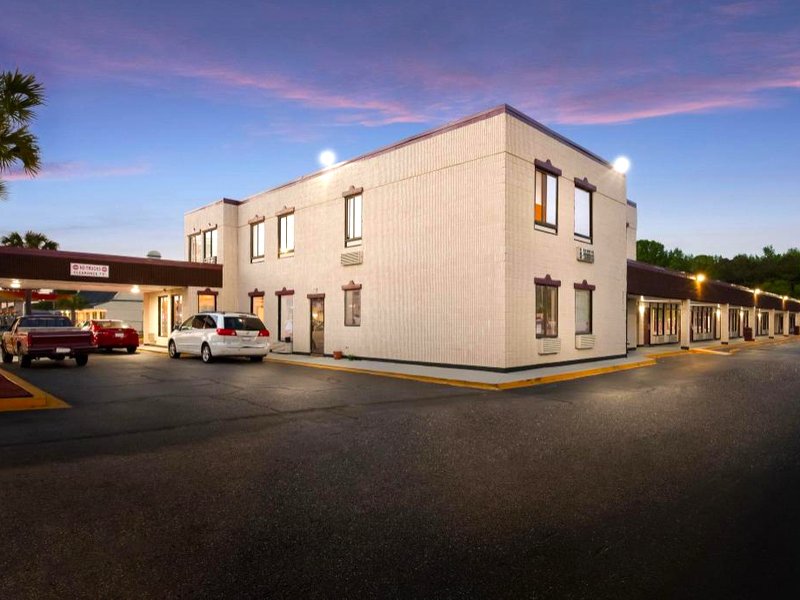 レッド ルーフ イン ディロン (Red Roof Inn Dillon, SC)の写真
