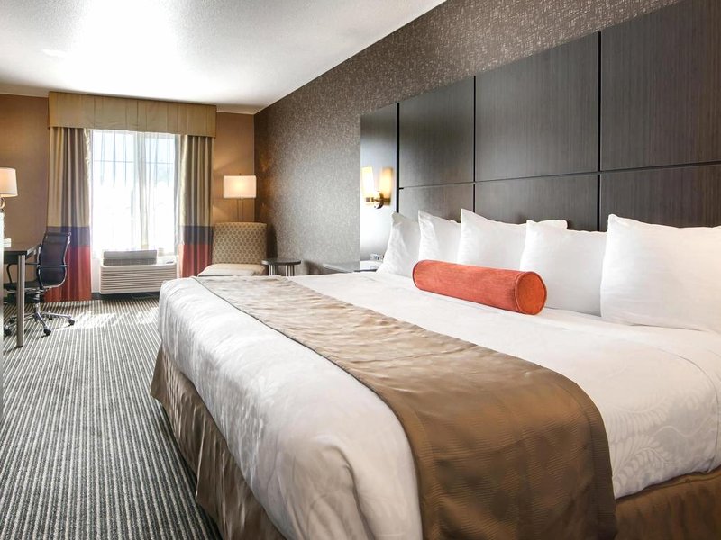 ベストウェスタン プラス ラマ イン アンド スイーツ (Best Western Plus Rama Inn and Suites)の写真