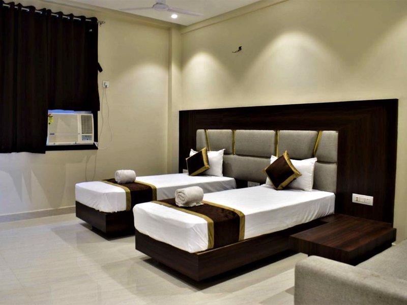 ホテル クスム パレス (HOTEL KUSUM PALACE)の写真