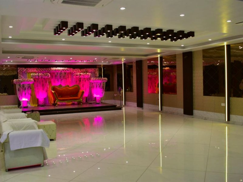 ホテル クスム パレス (HOTEL KUSUM PALACE)の写真