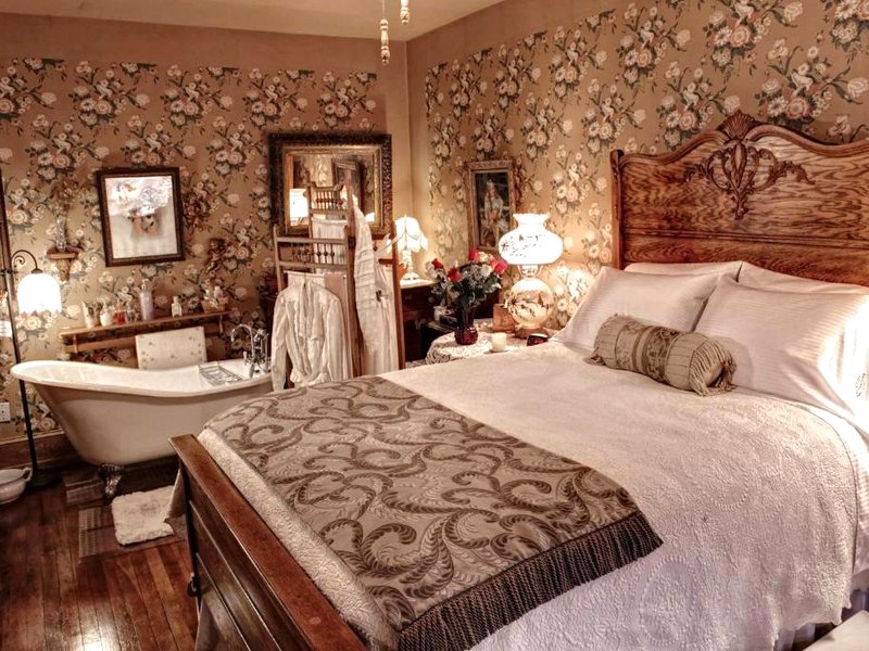 The Queen, A Victorian Bed & Breakfastの写真