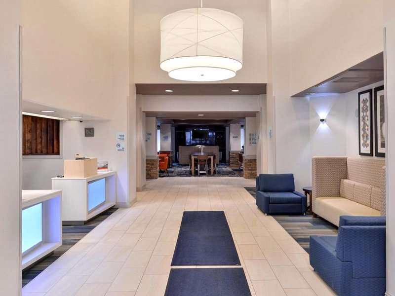 ホリデイ イン エクスプレス ウッドランド バイ IHG (Holiday Inn Express Woodland By IHG)の写真