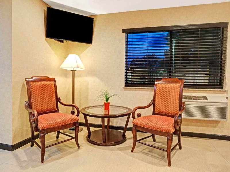 デイズ イン バイ ウィンダム ウッドランド (Days Inn by Wyndham Woodland)の写真