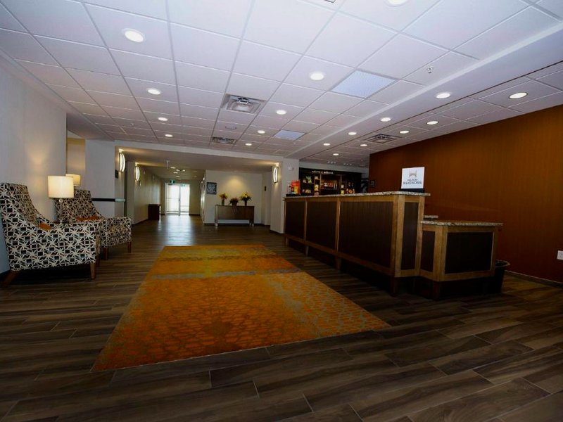 ハンプトン イン&スイーツ バイ ヒルトン トゥルロ (Hampton Inn & Suites by Hilton Truro)の写真