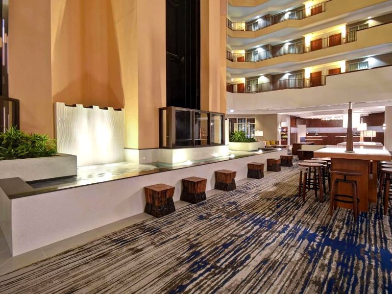 エンバシー スイーツ バイ ヒルトン チャールストン (Embassy Suites by Hilton Charleston)の写真