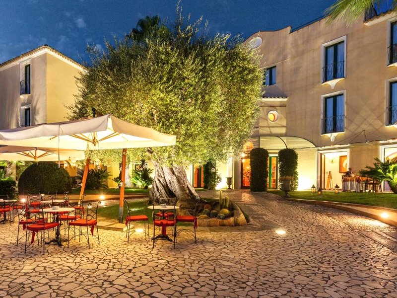 ホテル アルバタサル (Hotel Arbatasar)の写真
